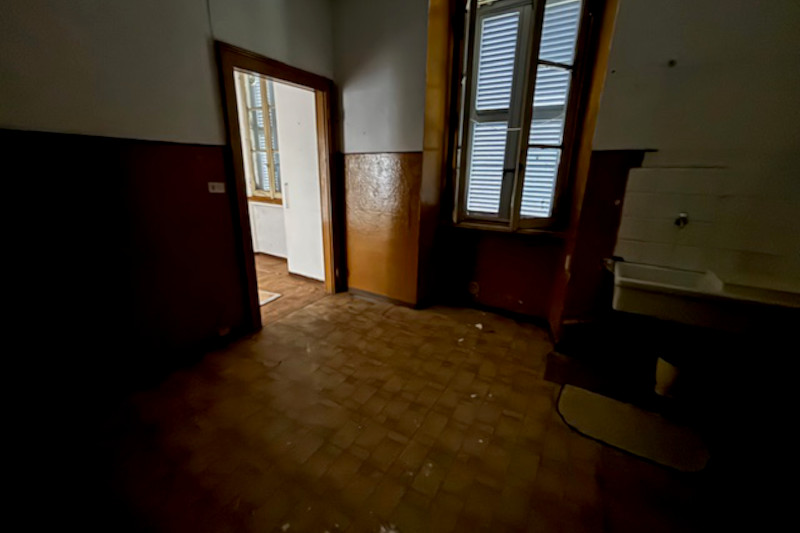 recupero-riqualificazione-edificio-storico-porto-ceresio-PRIMA-007